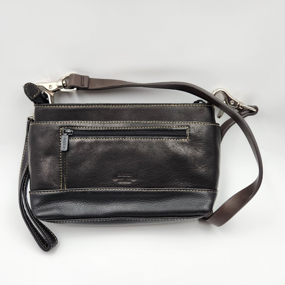 Buxton Womens Black Leather Built In Calculator & Mirror Clutch Purse